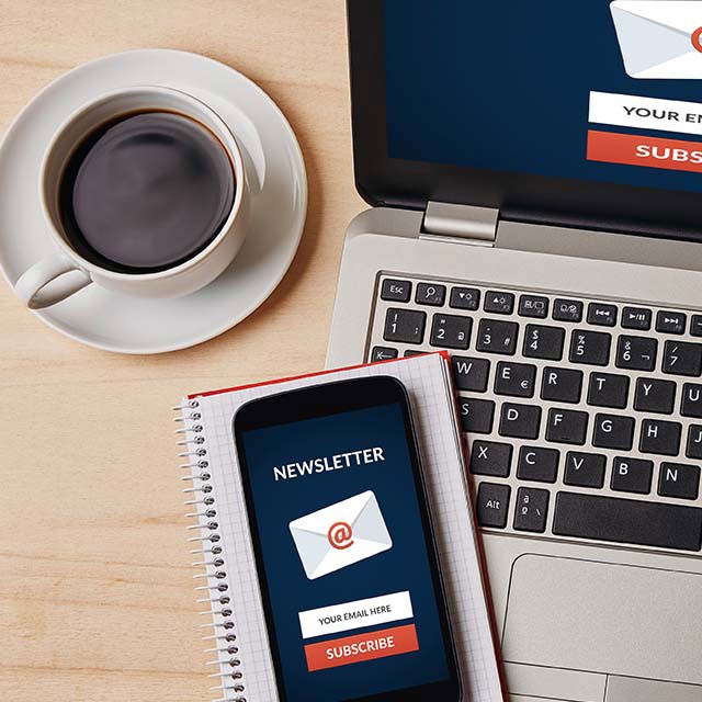 nyhetsbrev på dator och mobil